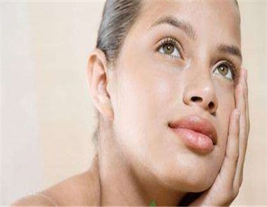 油性肌膚怎麼護理 油性皮膚是什麼原因產生的