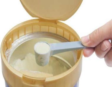 冲奶粉有哪些误区 冲奶粉要多少水温