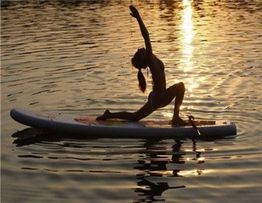 水中瑜伽如何減肥 練習水中瑜伽的好處是什麼