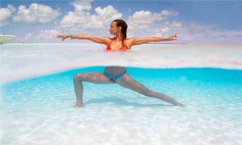 什么是水中瑜伽.jpg