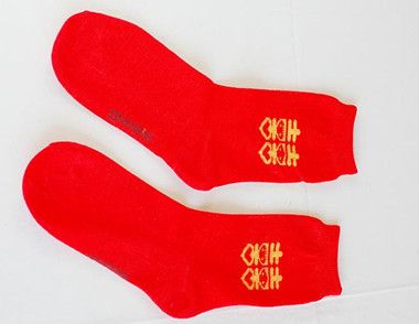 結婚要穿紅襪子嗎 結婚怎樣挑選襪子