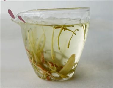 甘草金银花茶的功效是什么 甘草金银花茶的泡法步骤