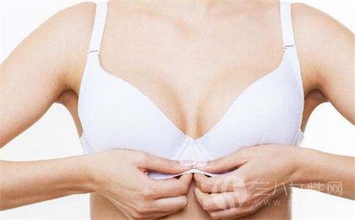乳房下垂怎样矫正