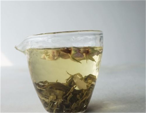 玫瑰花绿茶有什么功效 喝玫瑰花绿茶有哪些好处