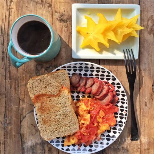 如何做一份营养健康的简单早饭.png