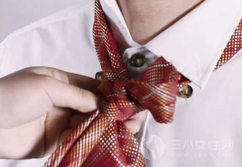 莫尔雷结领带怎么打 莫尔雷结的领带打法步骤