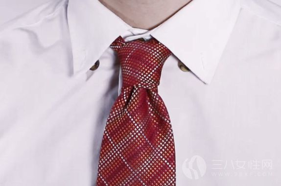 开尔文结领带怎么打 开尔文结领带的具体打法步骤