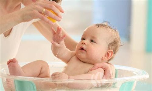 宝宝的洗发水该如何挑选 
