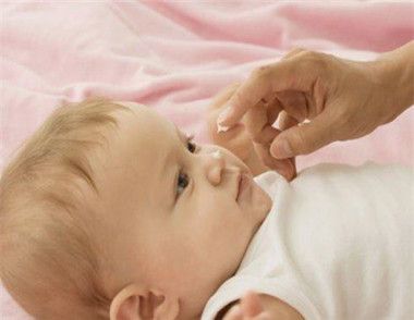 嬰幼兒護膚品該如何選擇 嬰幼兒護膚品的使用注意事項有哪些