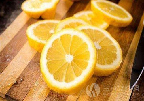 柠檬蜂蜜水有什么功效.jpg