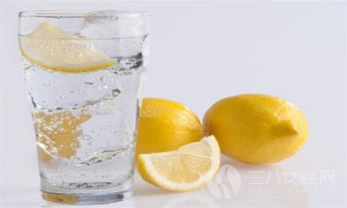 什么时候喝柠檬水比较好