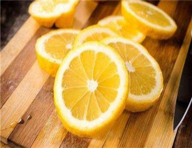 柠檬蜂蜜水什么时间喝最好 柠檬蜂蜜水有什么功效