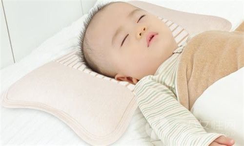 如何挑选婴儿的枕头 