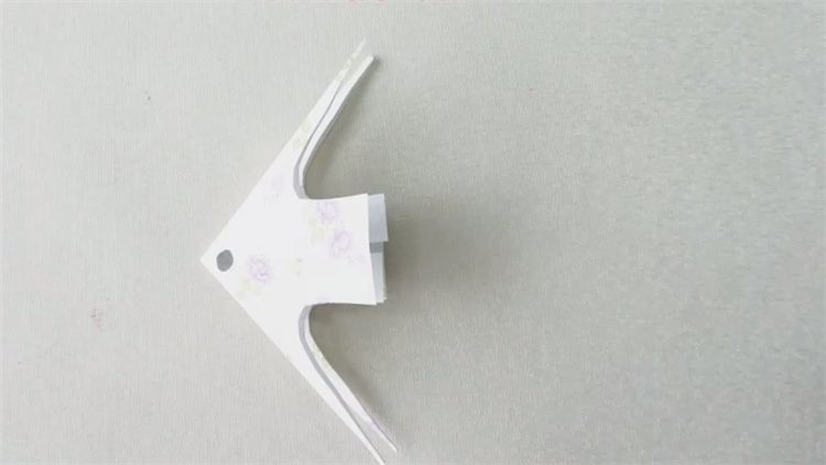 幼儿折纸 燕鱼幼儿折纸的方法