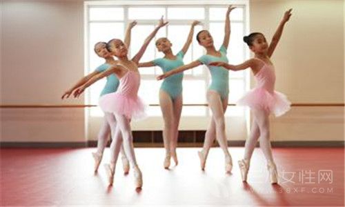 孩子多大可以学习芭蕾 