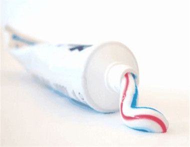 牙膏洗脸可以祛痘吗 牙膏洗脸的好处有哪些