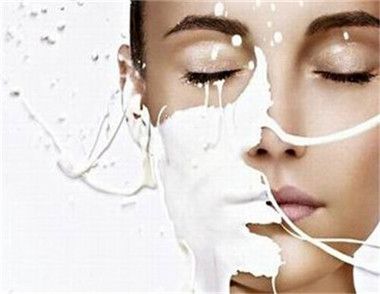 牛奶洗脸有什么好处 牛奶洗脸的作用是什么