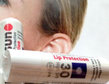 防曬唇膏什麼牌子好 防曬唇膏和普通唇膏有什麼區別