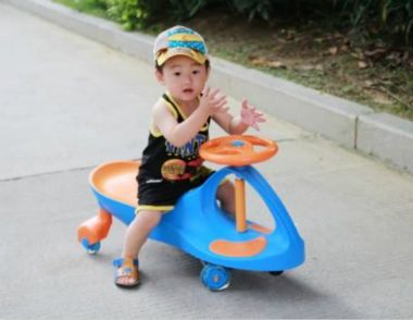 扭扭车适合多大孩子玩 扭扭车对宝宝有哪些好处