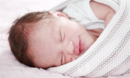 新生儿睡觉不踏实的原因是什么