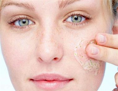 去除脸部皮肤角质的方法有哪些 哪些技巧可以去除皮肤角质