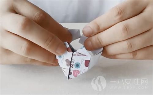 折纸心形 心形折纸的具体步骤