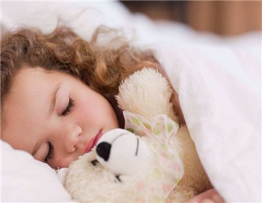 如何防止宝宝睡偏头 做到这几点就能预防宝宝睡偏头