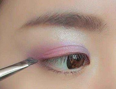 桃花妝眼影怎麼畫 桃花妝眼影適合什麼顏色