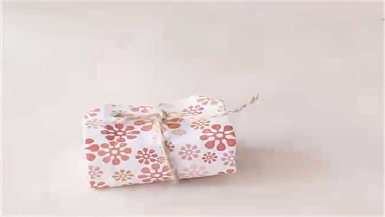 丝带礼物盒手工折纸