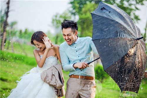 下雨天拍婚纱照有什么技巧