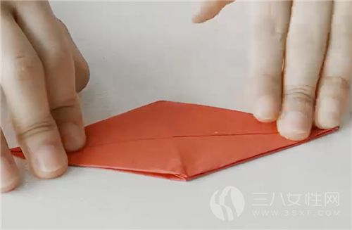 手工折纸小龙虾的具体步骤四.png