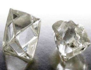怎麼鑒別鑽石真假 鑽石怎麼保養