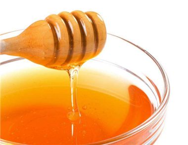 喝蜂蜜水的好處有哪些 哪些人不能吃蜂蜜