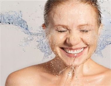 怎么洗脸可以美白 洗脸的注意事项有哪些