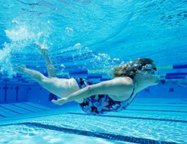 孕婦遊泳有危險嗎 壞處有哪些
