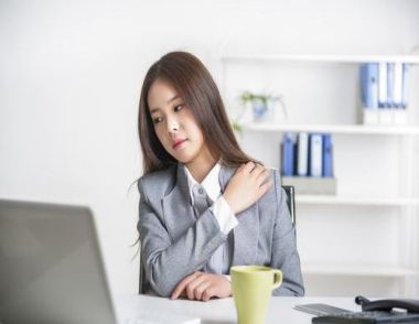 為什麼會肩膀酸痛 怎麼緩解