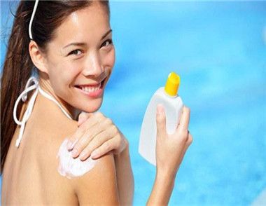 防曬霜需要卸妝嗎 不同的產品有不同的卸妝方法