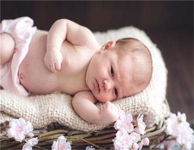 寶寶長濕疹是什麼造成的 寶寶濕疹反反複複怎麼處理
