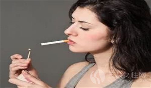 女性抽烟.jpg