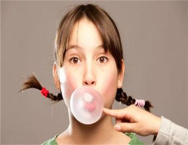 嚼口香糖可以瘦臉嗎 怎麼正確的嚼口香糖可以瘦臉