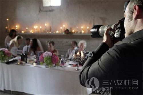 婚礼摄影师价格一场多少钱.jpg