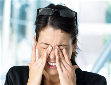 頸椎病會引發頭痛嗎 頭痛的厲害會是頸椎斌在作祟嗎