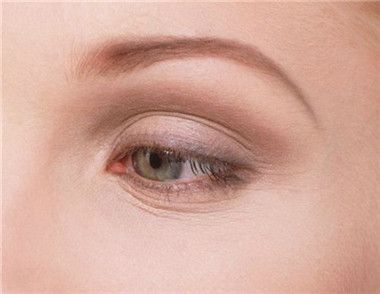 眼部皺紋怎樣去除 別讓皺紋增大你的年齡