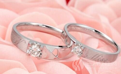 订婚戒指和结婚戒指是不是同一个.jpg