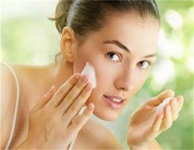油性皮肤夏季怎么护理 油性皮肤护理的方法有这些