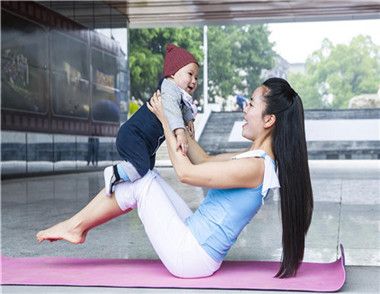 練習親子瑜伽需要注意些什麼  常見的親子瑜伽動作有哪些