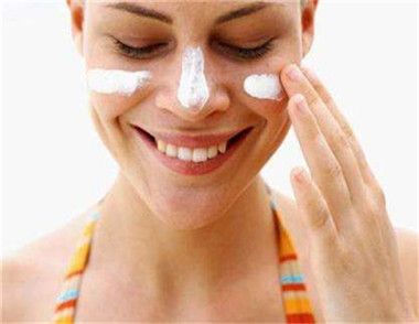 補塗防曬霜要洗臉嗎 補塗防曬霜需要注意些什麼