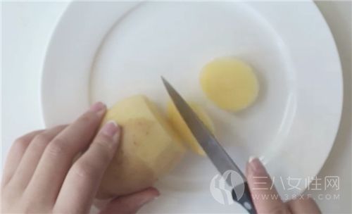 土豆美白面膜的具体制作步骤二.png