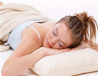 女性睡觉脚冷是什么原因 如何缓解女性睡觉脚冷
