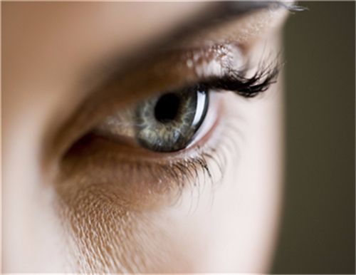 眼睛幹燥是什麼原因 眼睛幹燥怎麼辦